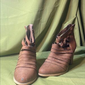 🆓🆓🆓🆓 Free With A Purchase Zip back Heels